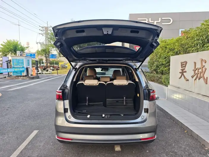 BYD Song MAX DM 2022 Model DM-i 105KM Flagship Model – фото 7