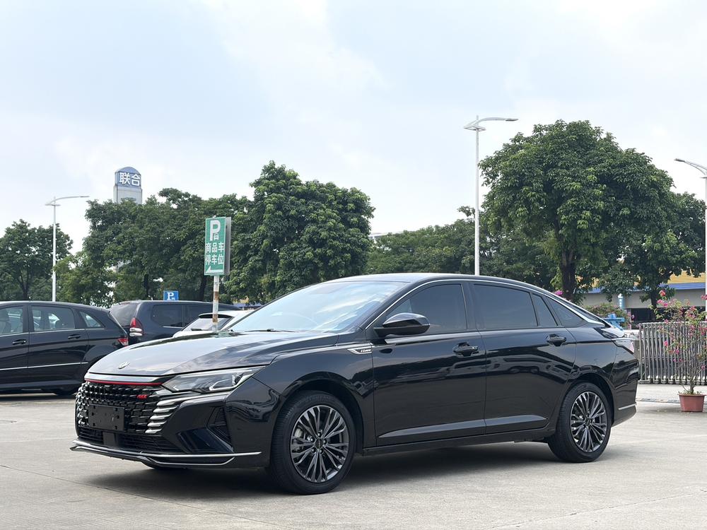 Yixuan Max 2023 1.5T Dazzling Hipster Edition – фото 1