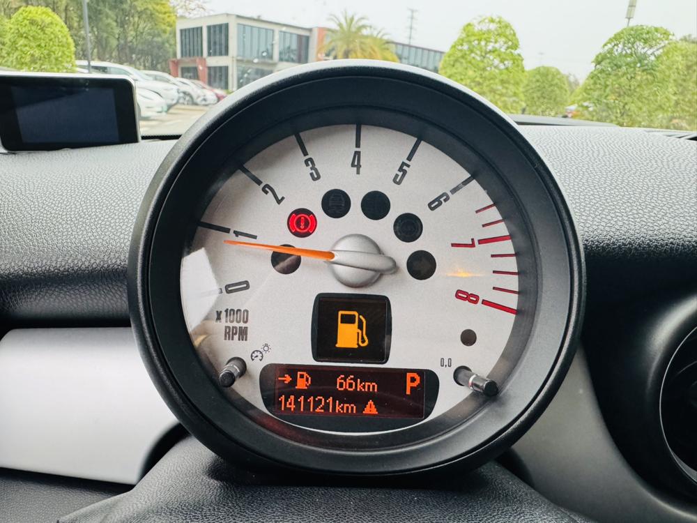 MINI 2013 модификация 1.6L ONE Limited No. Тройная литиевая батарея модификация – фото 10