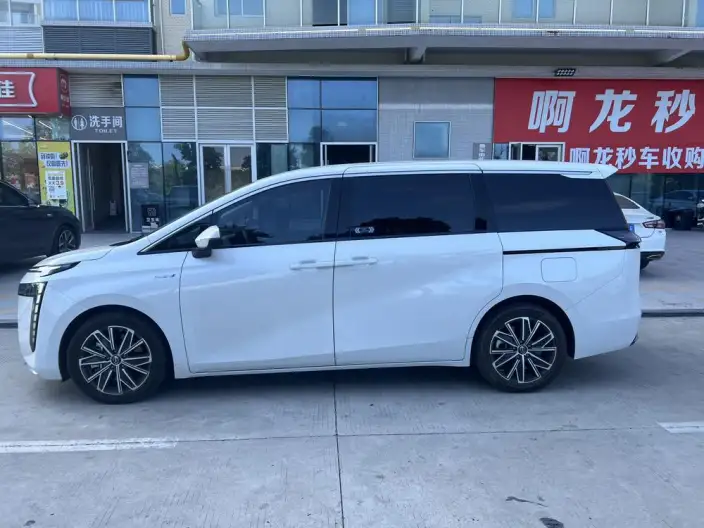 GAC Trumpchi E8 PHEV 2024 Model 2.0ATK 150km MAX Edition