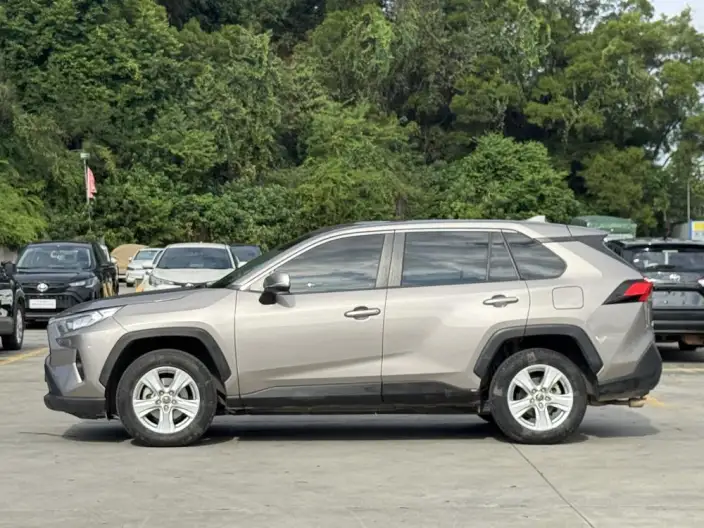 Toyota RAV4 2023 Model 2.0L CVT 2WD Urban Edition – фото 3