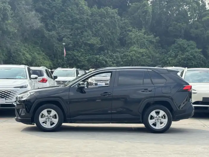 Toyota RAV4 2023 Model 2.0L CVT 2WD Urban Edition – фото 3