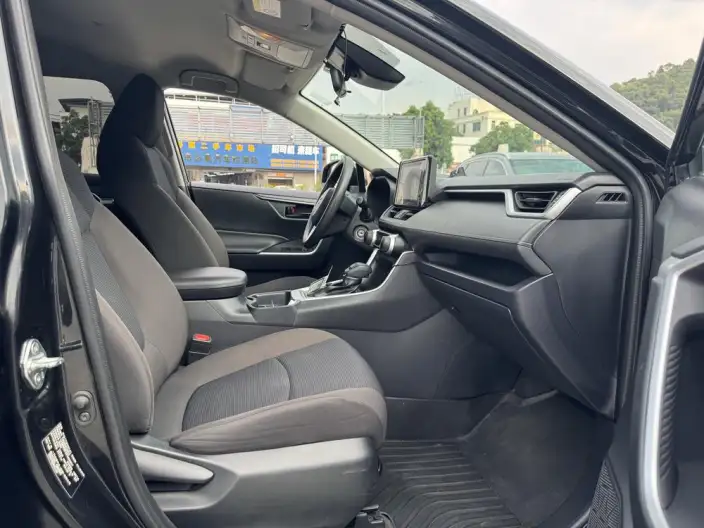 Toyota RAV4 2023 Model 2.0L CVT 2WD Urban Edition – фото 9