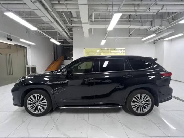 Toyota Highlander 2023 Model Hybrid 2.5L 4WD Premium Edition 7 seat