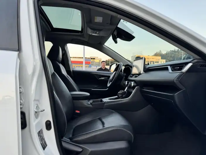 Toyota RAV4 2023 Model 2.0L CVT 2WD Urban Edition – фото 8