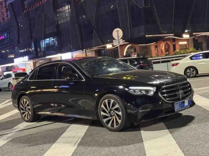 Mercedes-Benz E-Class 2024 Model E 300 L Luxury Model sedan – фото 3