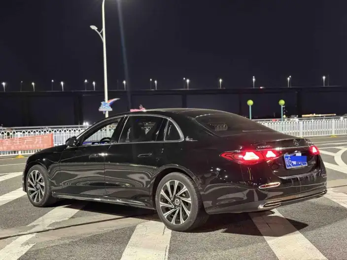 Mercedes-Benz E-Class 2024 Model E 300 L Luxury Model sedan – фото 4