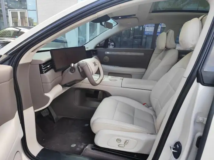 IM LS6 2026 Model EV Max+ – фото 8