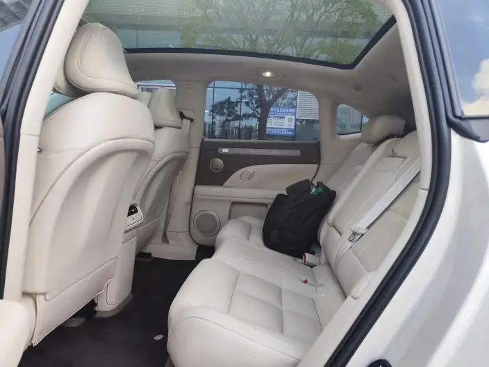 IM LS6 2026 Model EV Max+ – фото 9