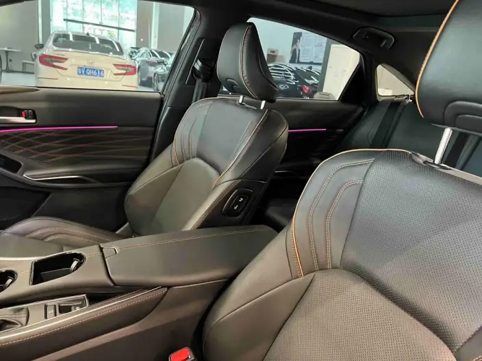 Toyota Avalon 2024 Model Intelligent Hybrid 2.5L E-CVT XLE Premium Edition – фото 9