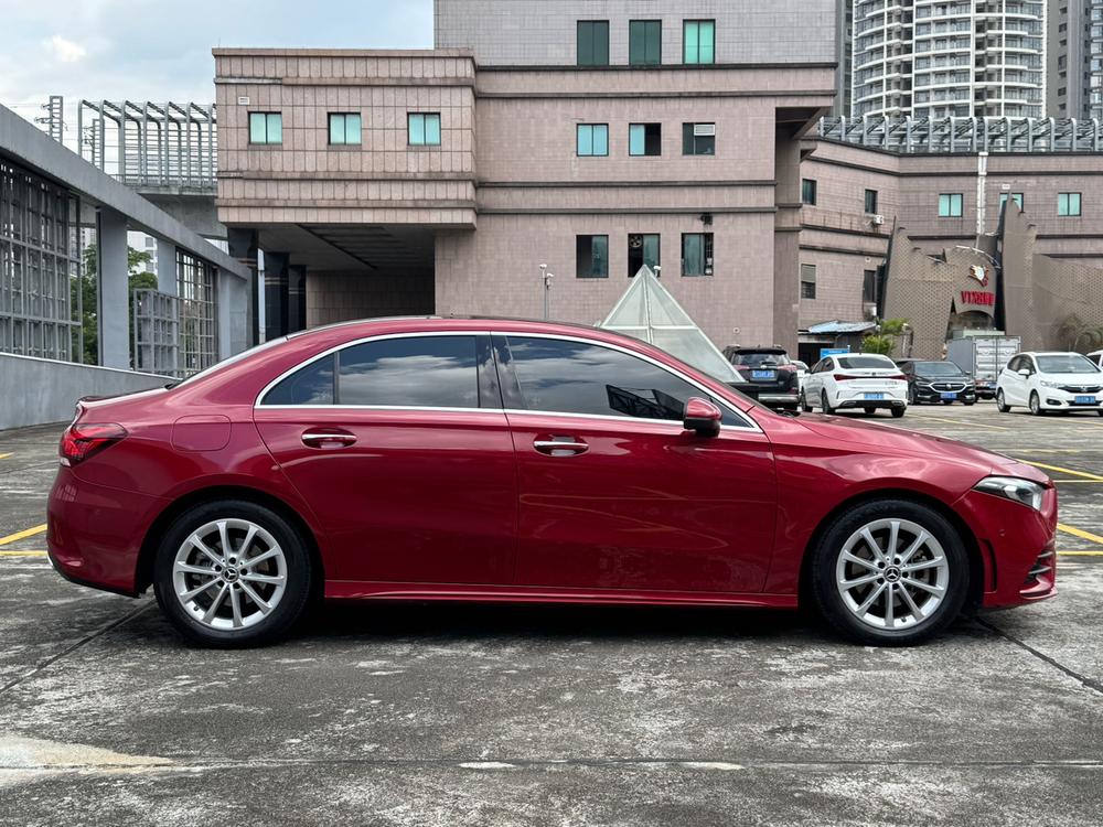Mercedes-Benz A-class Модель 2020 года A 200 L Sports sedan – фото 8