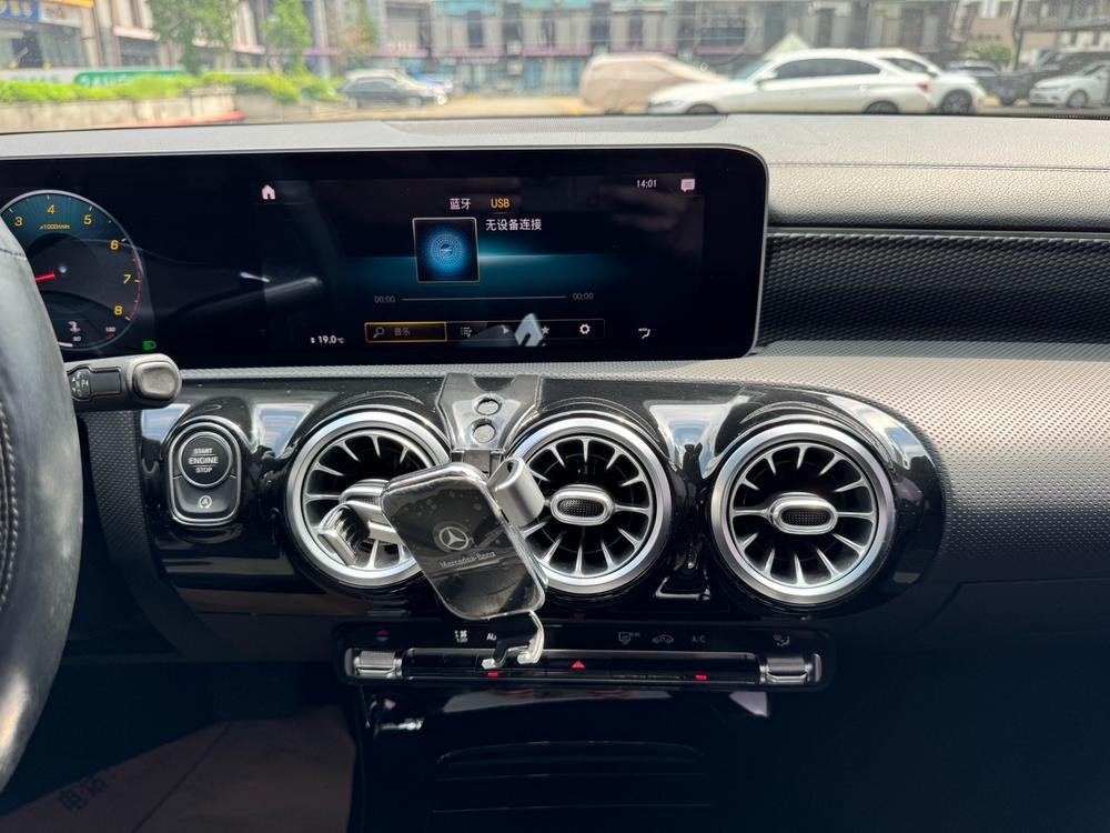 Mercedes-Benz A-class Модель 2020 года A 200 L Sports sedan – фото 18