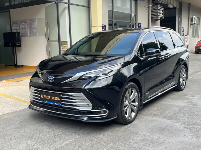 Toyota Sienna 2023 Model Hybrid 2.5L Platinum edition