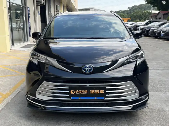 Toyota Sienna 2023 Model Hybrid 2.5L Platinum edition