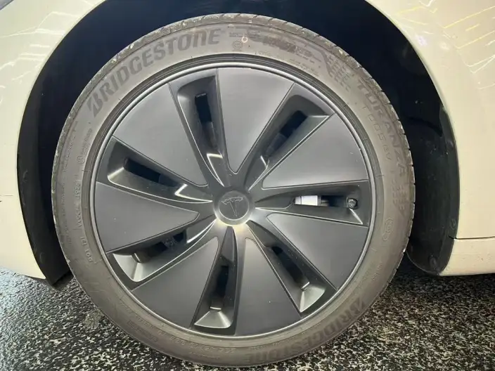 Model 3 2025 Model Facelift Rear-wheel drive version – фото 6