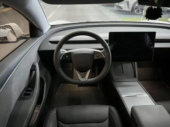 Model 3 2025 Model Facelift Rear-wheel drive version – фото 9