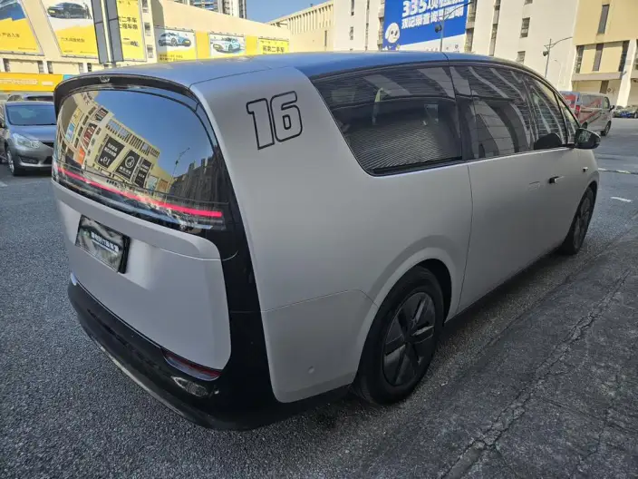 Li Auto MEGA 2025 Model Home Family Special Edition – фото 7