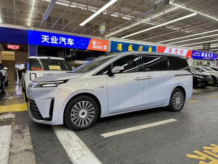 GAC Trumpchi E8 PHEV 2026 Model Ultra Edition