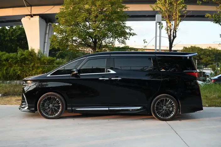 Elfa 2023 Model 2.5L Intelligent Hybrid 4WD Premium