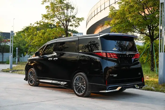 Elfa 2023 Model 2.5L Intelligent Hybrid 4WD Premium