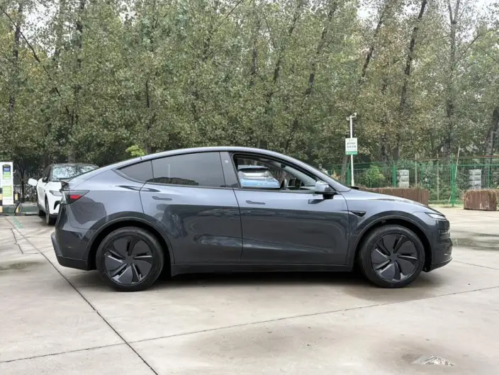 Model Y 2025 Model Rear-wheel drive version – фото 8