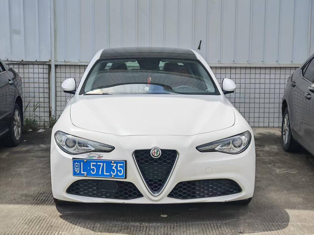 Alfa Romeo Giulia 2017 2.0T 200HP Luxury