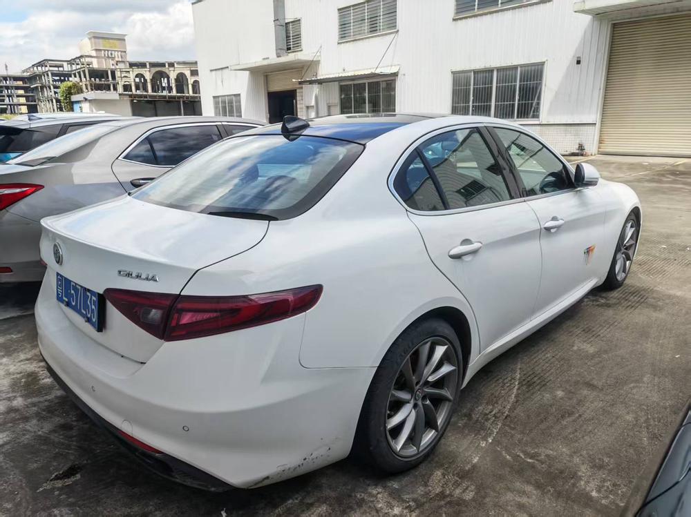 Alfa Romeo Giulia 2017 2.0T 200HP Luxury