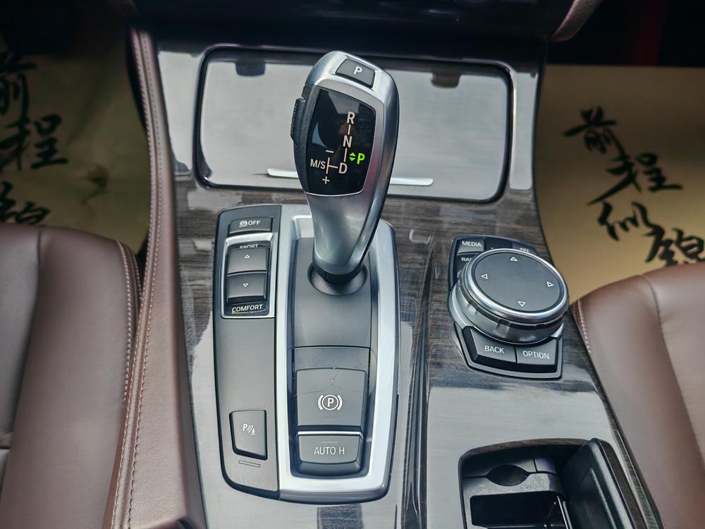 BMW 5 Series 2014 525Li Luxury Design Package – фото 13