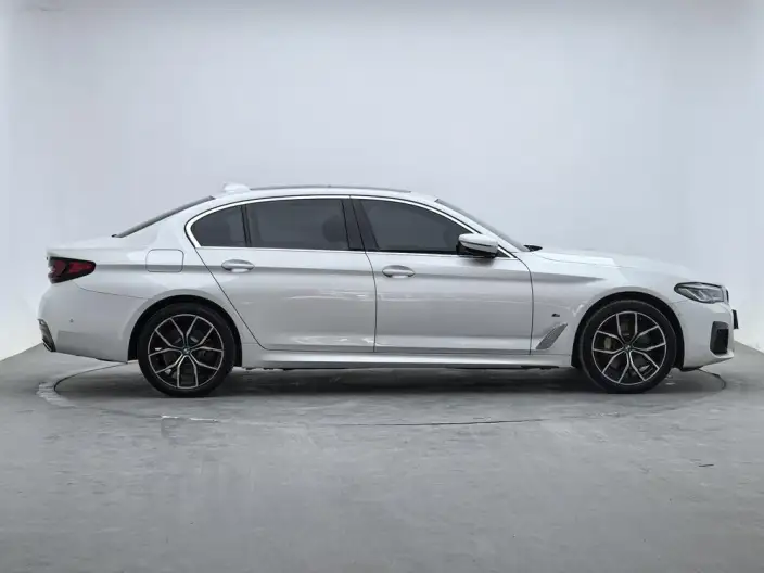 BMW 5 Series 2023 Model 530Li Exclusive Model M Sports Set – фото 8