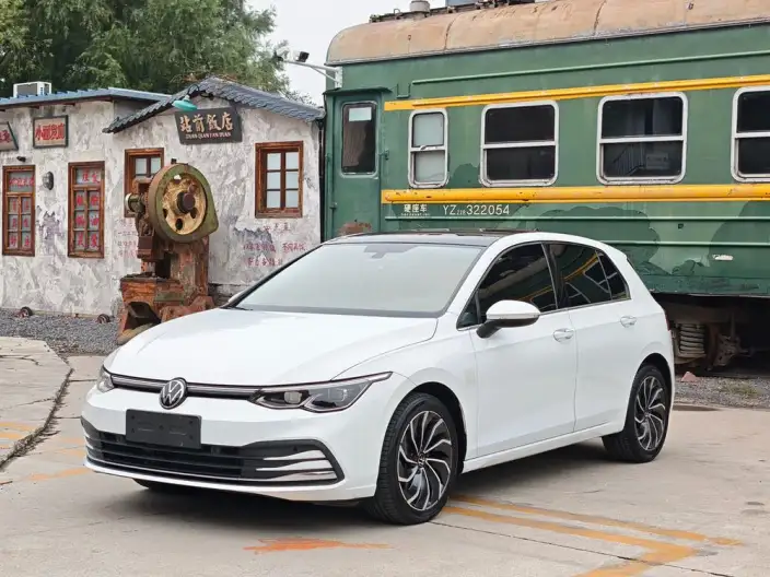 Volkswagen Golf 2021 Model 280TSI DSG Pro – фото 1