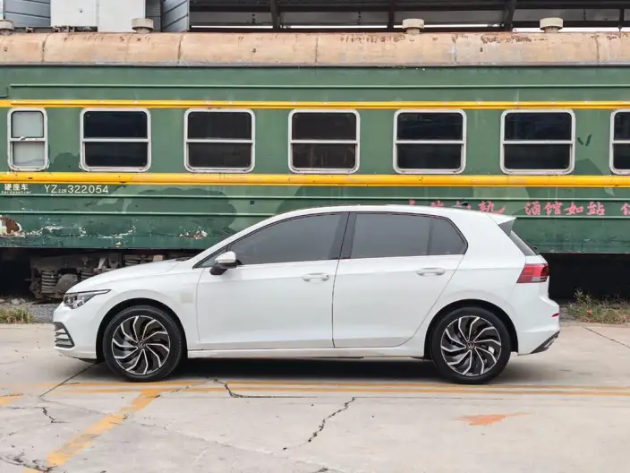 Volkswagen Golf 2021 Model 280TSI DSG Pro – фото 4