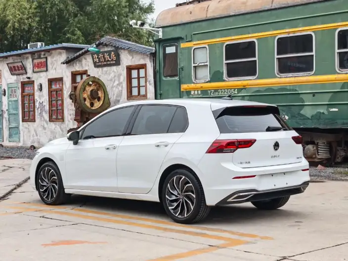 Volkswagen Golf 2021 Model 280TSI DSG Pro – фото 5