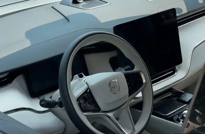 Volvo EM90 2025 Model Ultra VI seat