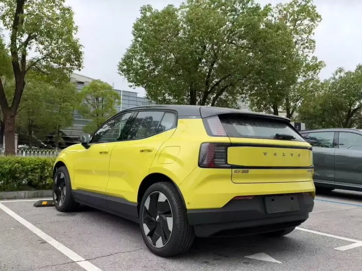 Volvo EX30 2025 Model Rear Drive Long Battery Life Pro Edition Ultra