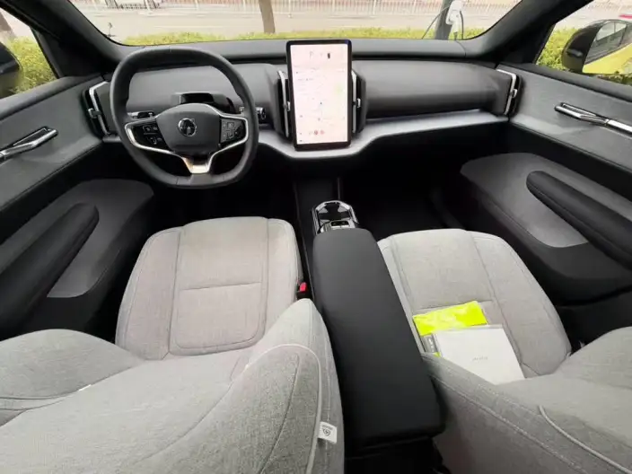Volvo EX30 2025 Model Rear Drive Long Battery Life Pro Edition Ultra – фото 7