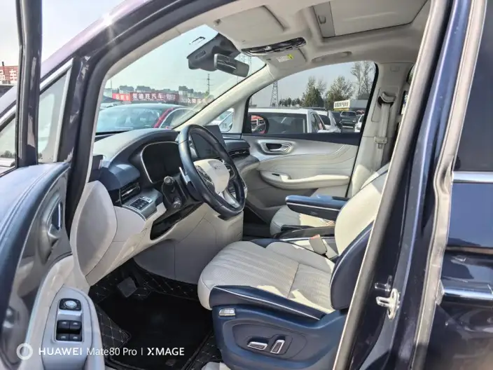 Roewe iMAX8 2022 Model 400TGI Supreme Edition – фото 10