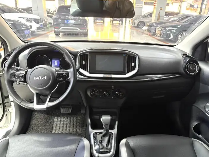 Kia Stonic 2021 Model Facelift 1.4L CVT Fun Xiang Edition – фото 9