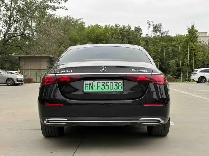 Mercedes-Benz E-Class PHEV 2024 Model E 350 e L sedan – фото 5