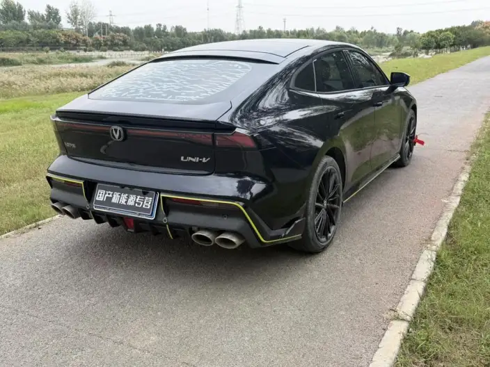 Changan UNI-V 2023 Model 1.5T Sports Edition – фото 6