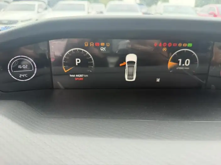 Changan UNI-V 2023 Model 1.5T Sports Edition – фото 8