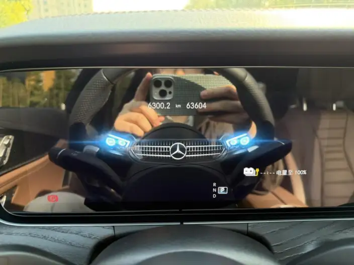 Mercedes-Benz E-Class PHEV 2023 Model E 350 e L Sports sedan – фото 8
