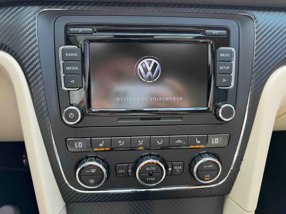 Volkswagen Passat 2014 1.8 TSI DSG Royal – фото 9