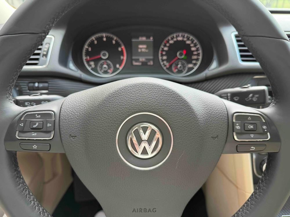 Volkswagen Passat 2014 1.8 TSI DSG Royal – фото 12