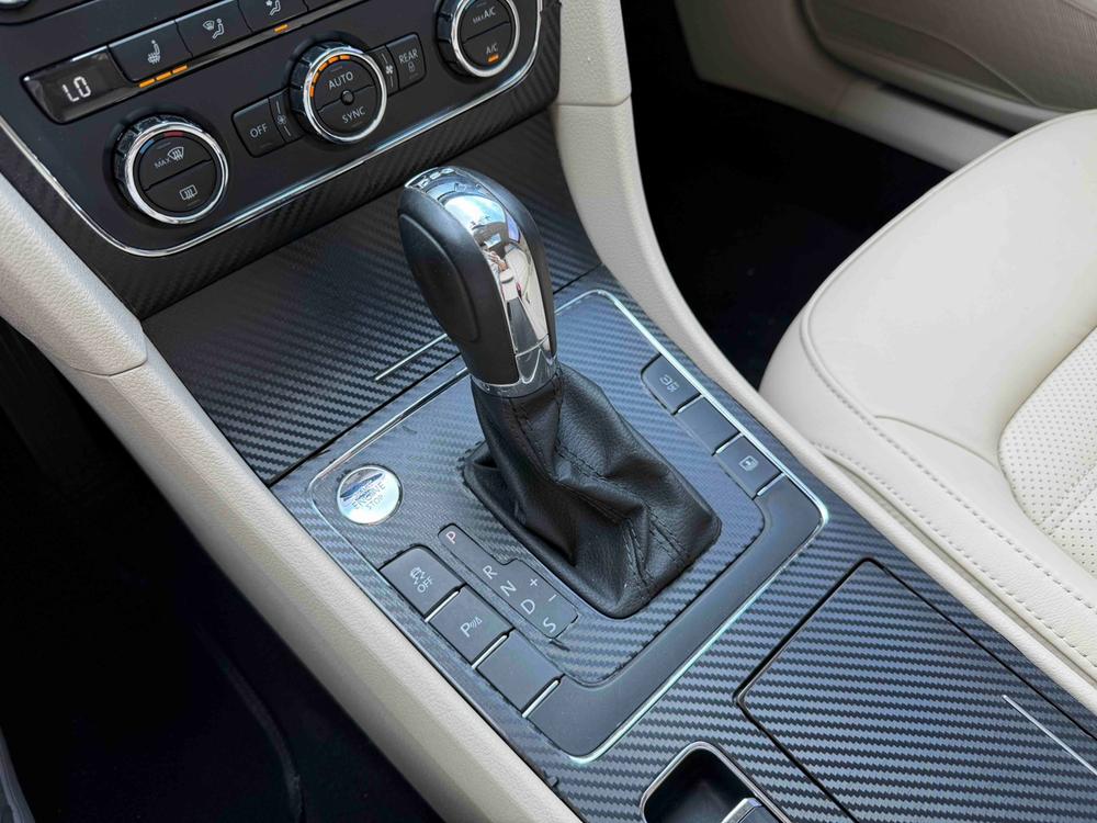 Volkswagen Passat 2014 1.8 TSI DSG Royal – фото 17