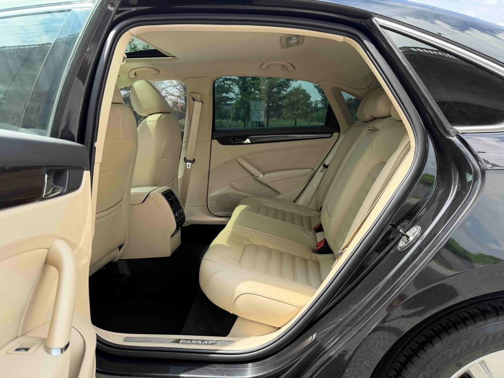 Volkswagen Passat 2014 1.8 TSI DSG Royal – фото 21
