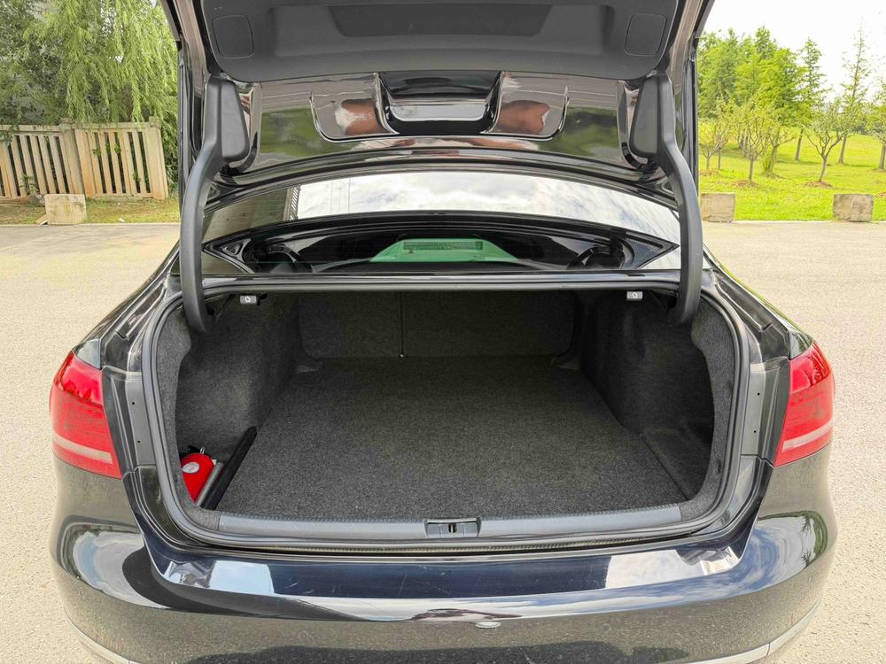 Volkswagen Passat 2014 1.8 TSI DSG Royal – фото 22