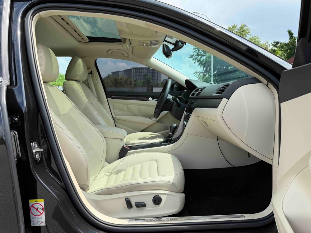 Volkswagen Passat 2014 1.8 TSI DSG Royal – фото 23
