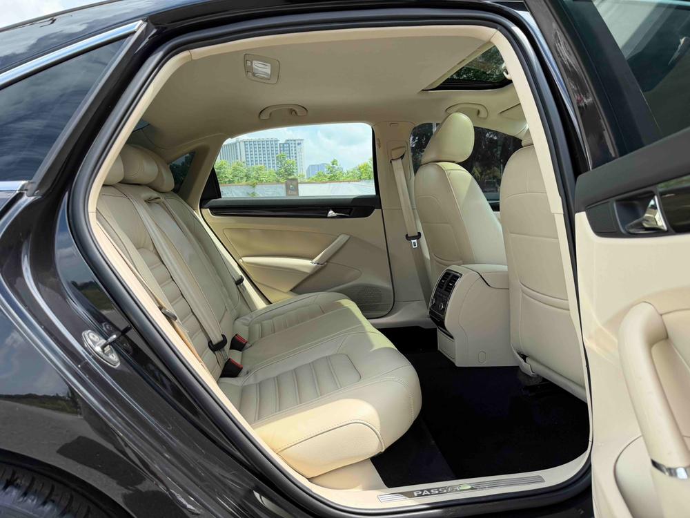 Volkswagen Passat 2014 1.8 TSI DSG Royal – фото 24