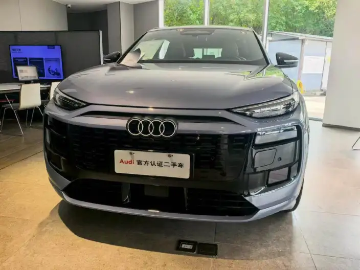 AUDI Q6L e-tron 2026 Model First Edition Pilot Edition