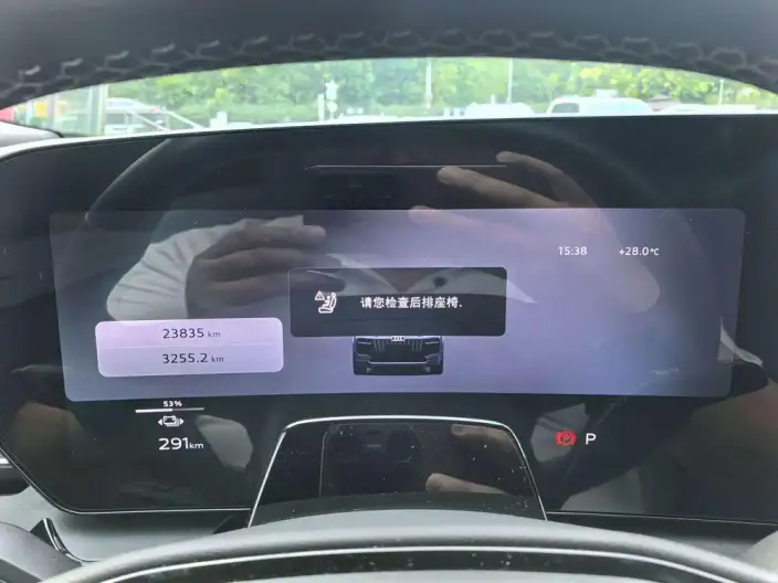 AUDI Q6L e-tron 2026 Model First Edition Pilot Edition – фото 9